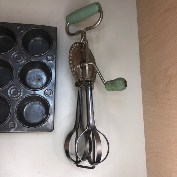 Antique Rusty Crusty Kitchen Decor - Picture 4 of 11